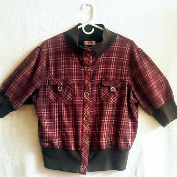 #C34 DEB Short Sleeve Crop Top - Picture 7 of 8